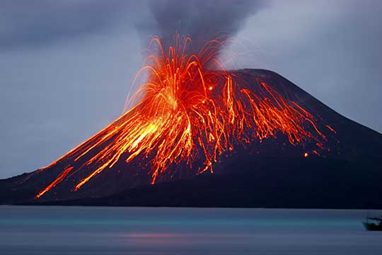 krakatau-vulkan-v-indonezii